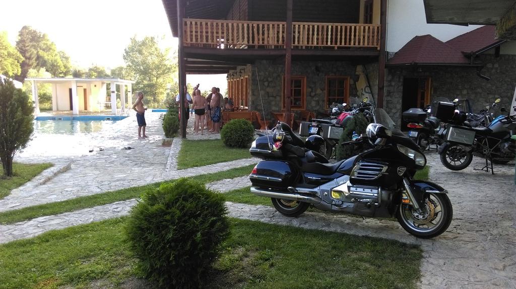Etno Selo Vrelo & Camping Berane Exterior foto